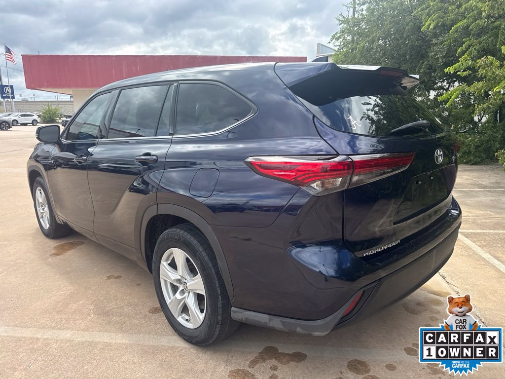 Used 2021 Toyota Highlander LE FWD image 7