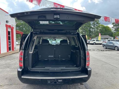 Used 2013 GMC Yukon XL Denali RWD image 9