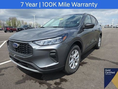 Used 2025 Ford Escape Active AWD/4WD image 2