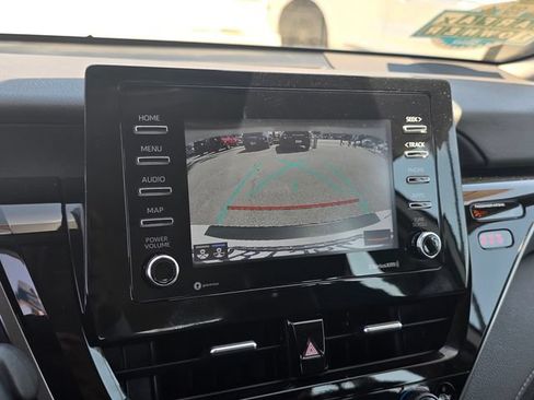 Used 2022 Toyota Camry SE FWD image 19