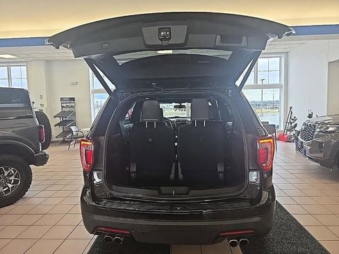 Used 2018 Ford Explorer Sport image 29