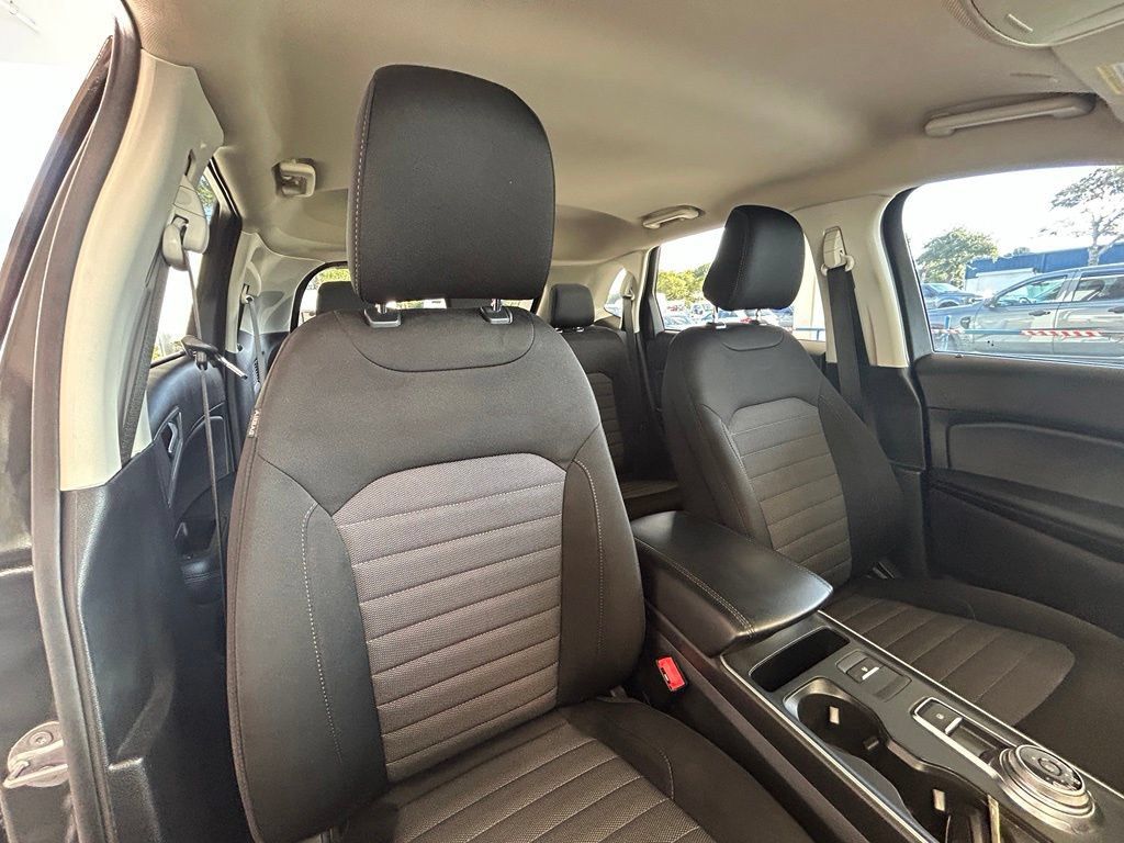 Used 2024 Ford Edge SE w/ Black Appearance Package AWD/4WD image 25