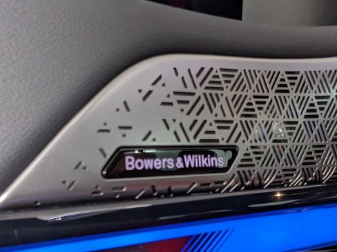 Used 2025 BMW M5 w/ Executive Package image 27