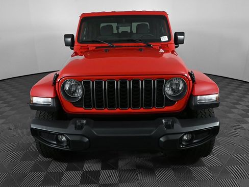 Used 2025 Jeep Gladiator Sport image 30