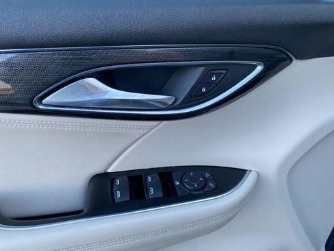 Used 2023 Buick Envision Preferred image 18