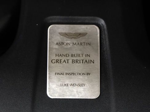 Used 2022 Aston Martin V8 Vantage Roadster image 24