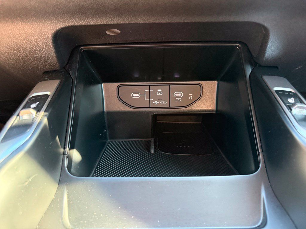 Used 2025 Kia Sorento EX w/ Panoramic Sunroof Package FWD image 29