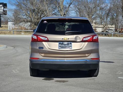 Used 2018 Chevrolet Equinox LT image 6