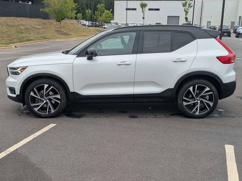 Used 2021 Volvo XC40 T5 R-Design w/ Advanced Package AWD/4WD image 7