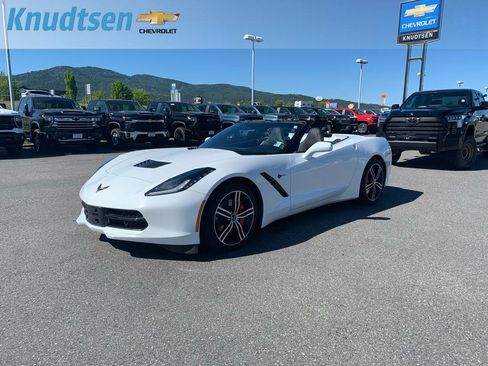 Used 2016 Chevrolet Corvette Stingray Convertible w/ Carbon Flash Badge Package RWD image 3
