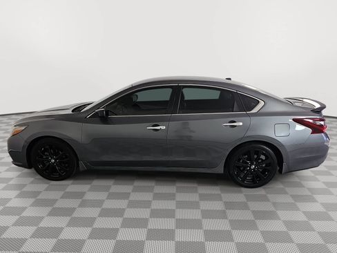 Used 2018 Nissan Altima 2.5 SR w/ SR Midnight Edition FWD image 5