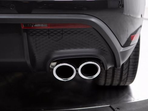 Certified 2025 Porsche Macan image 38