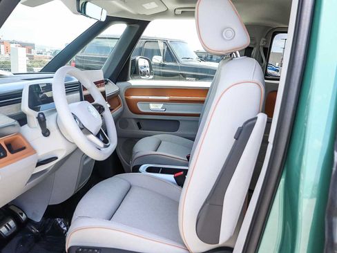 New 2025 Volkswagen ID. Buzz Pro S Plus AWD/4WD image 18