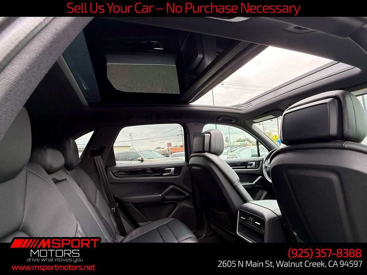 Used 2021 Porsche Cayenne AWD/4WD image 17