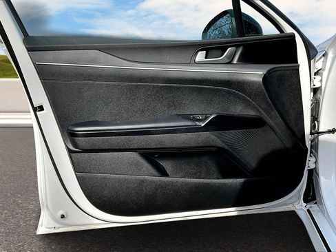 Used 2022 Kia K5 GT-Line image 12