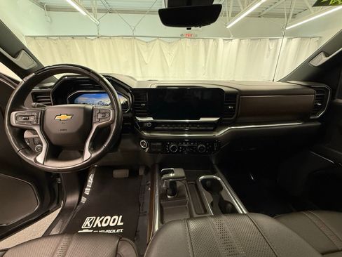 Used 2024 Chevrolet Silverado 1500 High Country w/ High Country Premium Package AWD/4WD image 17