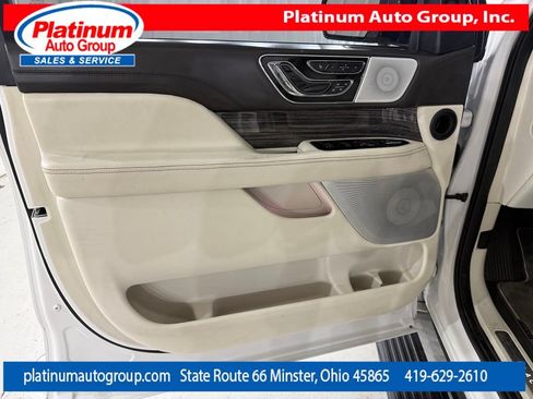 Used 2020 Lincoln Navigator Black Label w/ Cargo Convenience Package AWD/4WD image 26