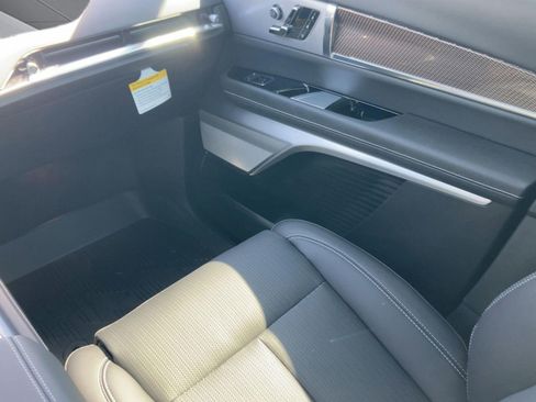 New 2026 Cadillac Vistiq Luxury w/ LPO, Floor Liner Package image 30