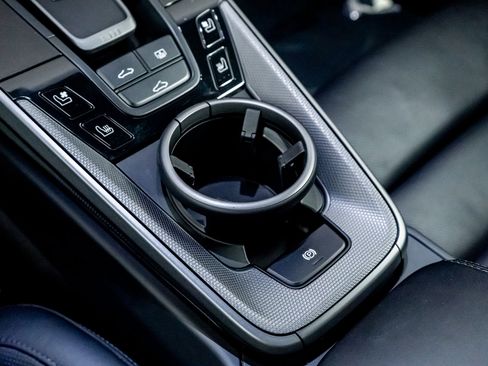 Used 2020 Porsche 911 Carrera 4S w/ Sport Package image 47