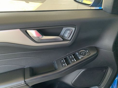 Used 2021 Ford Escape SEL image 16