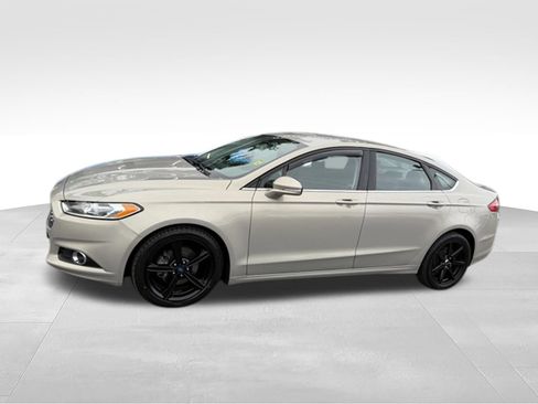 Used 2016 Ford Fusion SE AWD/4WD image 2