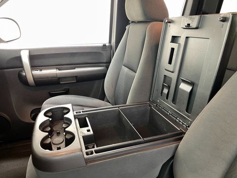 Used 2009 Chevrolet Silverado 2500 LT w/ Exterior Plus Package image 28