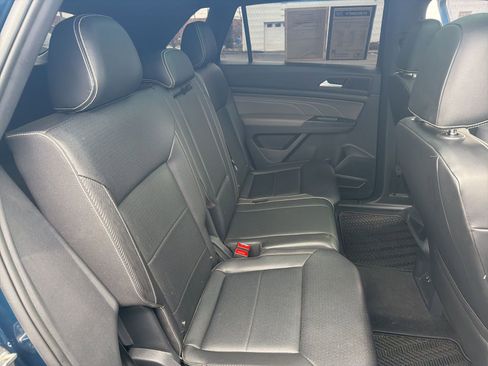 Used 2021 Volkswagen Atlas Cross Sport SE w/ Panoramic Sunroof Package image 26