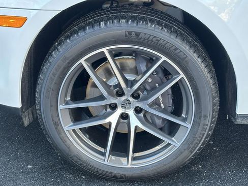 New 2026 Porsche Macan AWD/4WD image 11