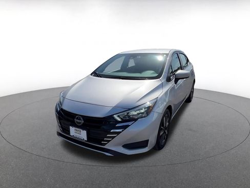 Used 2025 Nissan Versa SV FWD image 7