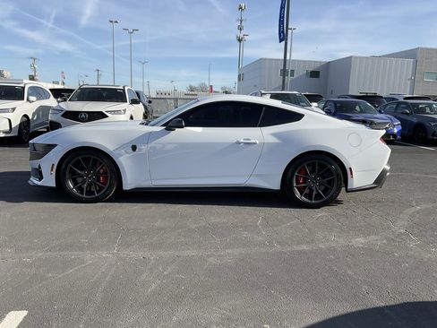 Used 2025 Ford Mustang Dark Horse image 4