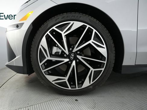 Used 2024 Hyundai Ioniq 6 Limited image 19