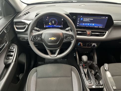 Certified 2024 Chevrolet TrailBlazer LS w/ LS Convenience Package image 11