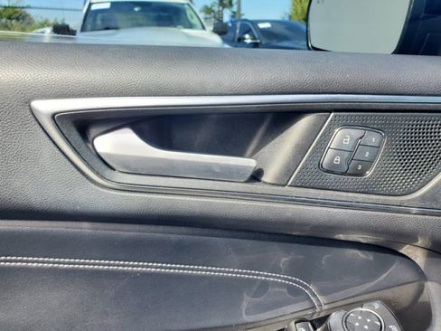 Certified 2019 Ford Edge Titanium image 15