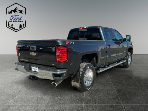 Used 2019 Chevrolet Silverado 2500 LT w/ LT Convenience Package image 5