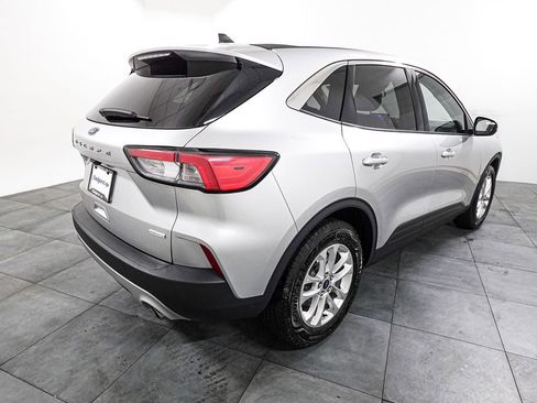 Used 2020 Ford Escape SE image 6