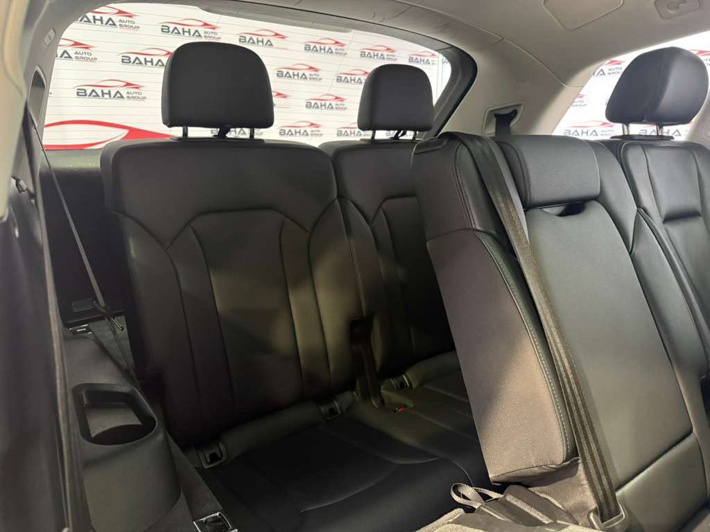 Used 2024 Audi Q7 3.0T Premium Plus AWD/4WD image 45