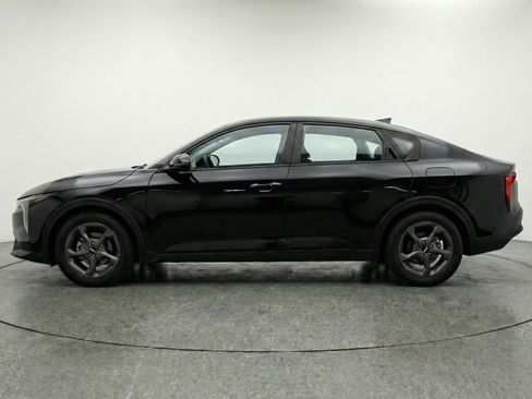 Used 2025 Kia K4 FWD image 5