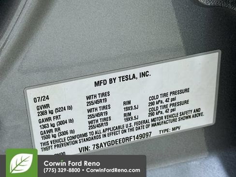 Used 2024 Tesla Model Y Long Range AWD/4WD image 33