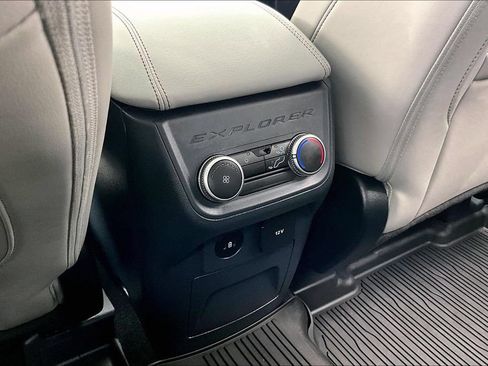 Certified 2025 Ford Explorer Active w/ Active Comfort Package AWD/4WD image 34