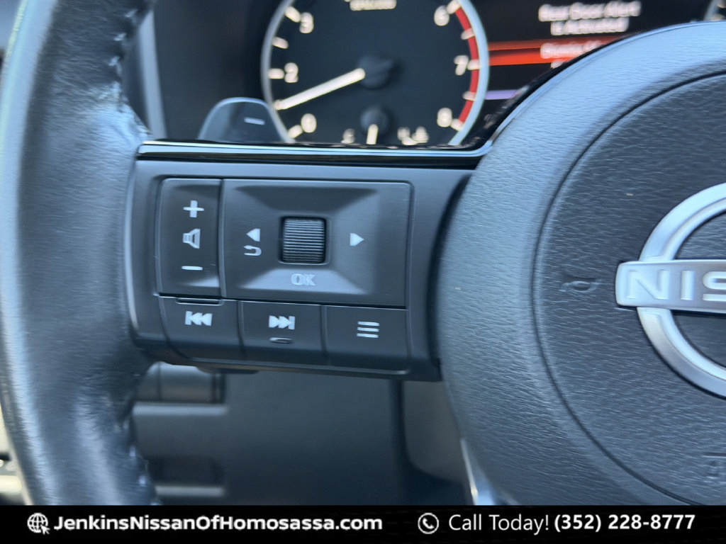 Used 2023 Nissan Rogue SV w/ SV Premium B Package FWD image 41