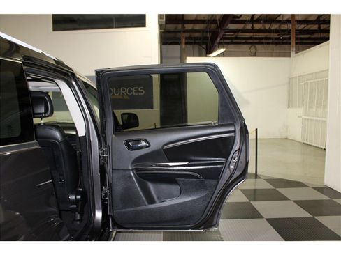 Used 2020 Dodge Journey Crossroad image 26