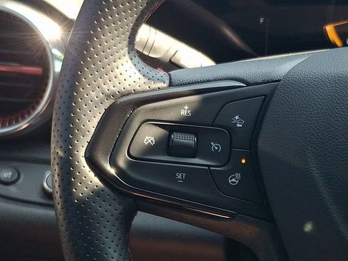 Certified 2025 Chevrolet Trax RS w/ Driver Confidence Package FWD image 20