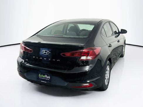 Used 2019 Hyundai Elantra SE w/ Cargo Package FWD image 9