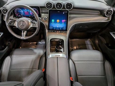 Used 2026 Mercedes-Benz GLC 300 image 18