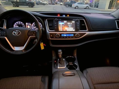 Used 2019 Toyota Highlander Plus image 14