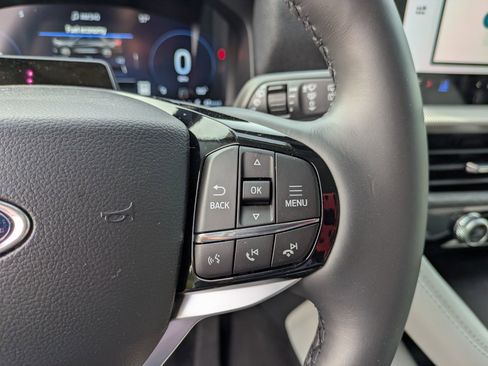 New 2026 Ford Explorer Platinum image 18