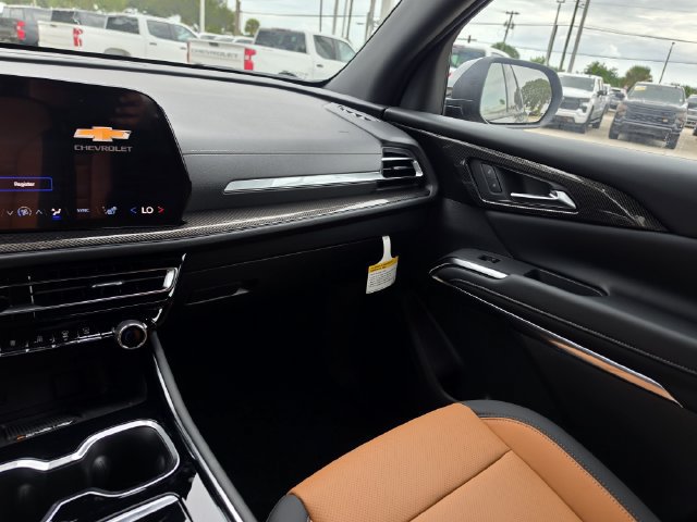 New 2027 Chevrolet Traverse Z71 w/ Driver Confidence Package AWD/4WD image 11