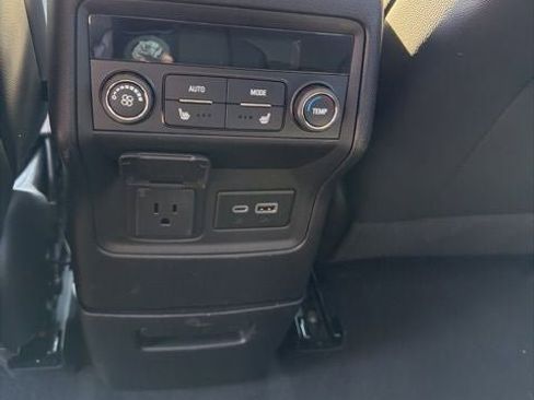 Used 2023 GMC Acadia Denali image 11