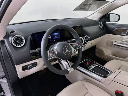 Certified 2026 Mercedes-Benz GLA 250 image 9