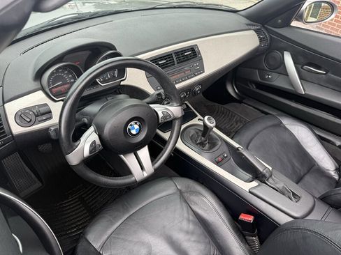 Used 2005 BMW Z4 3.0i RWD image 19